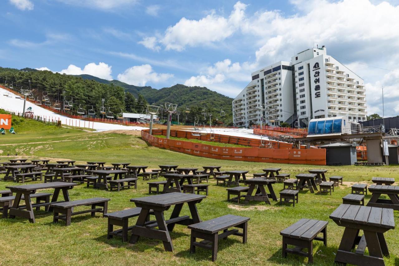 Bears Town Hotel Pocheon Eksteriør billede