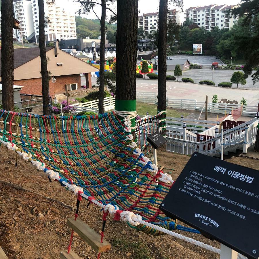 Bears Town Hotel Pocheon Eksteriør billede