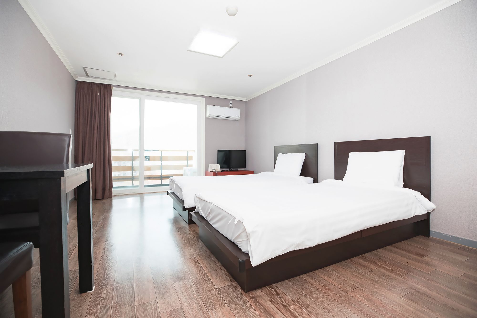 Bears Town Hotel Pocheon Eksteriør billede