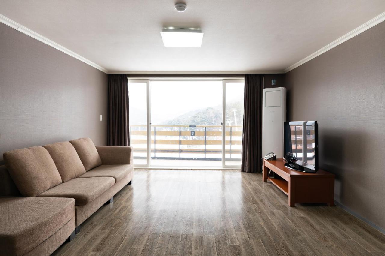 Bears Town Hotel Pocheon Eksteriør billede