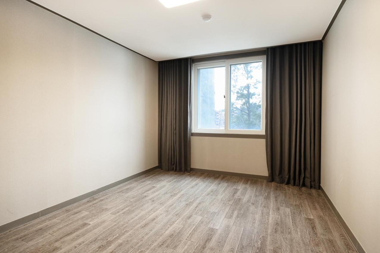 Bears Town Hotel Pocheon Eksteriør billede