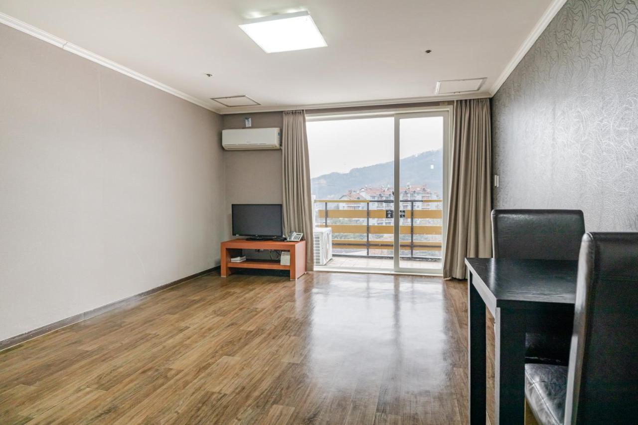 Bears Town Hotel Pocheon Eksteriør billede