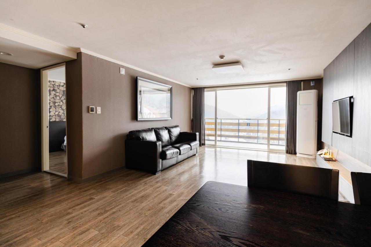 Bears Town Hotel Pocheon Eksteriør billede