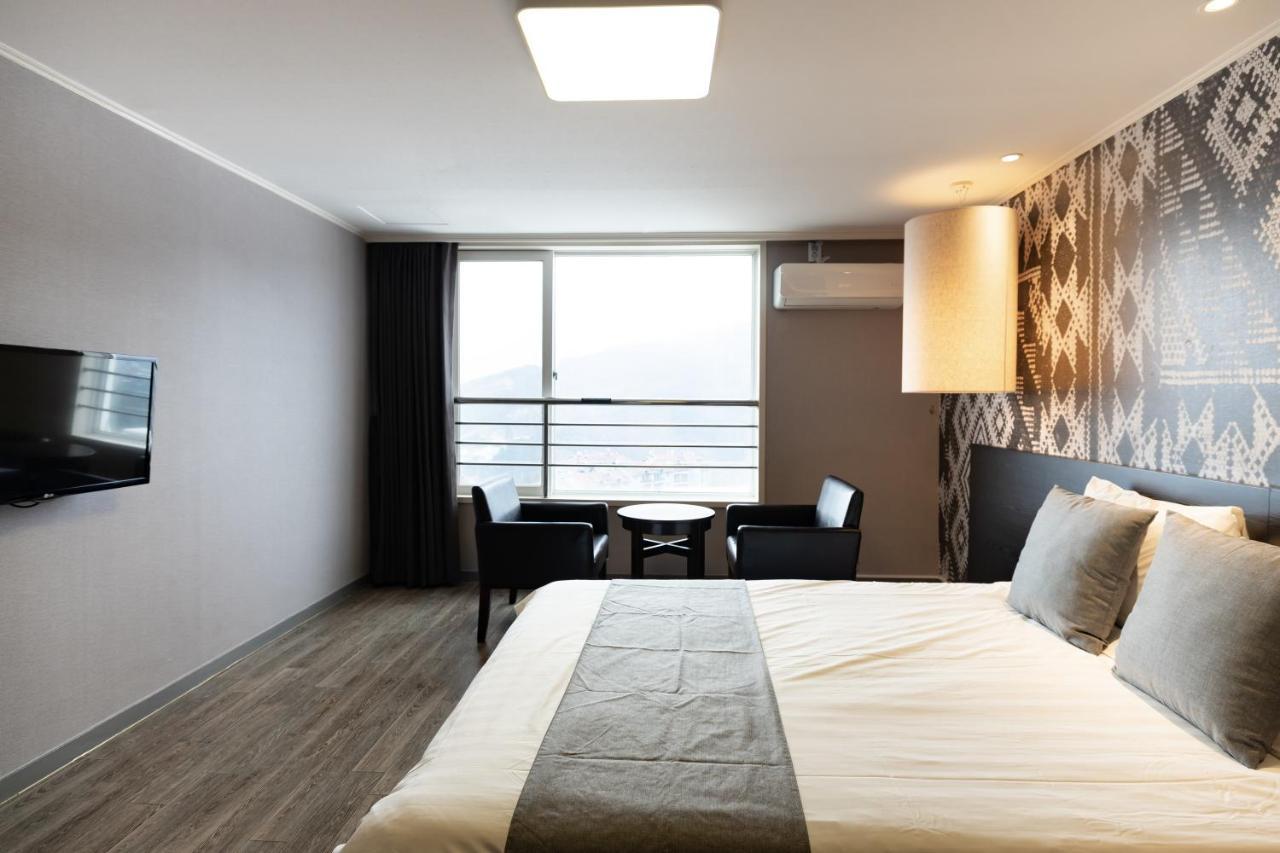 Bears Town Hotel Pocheon Eksteriør billede