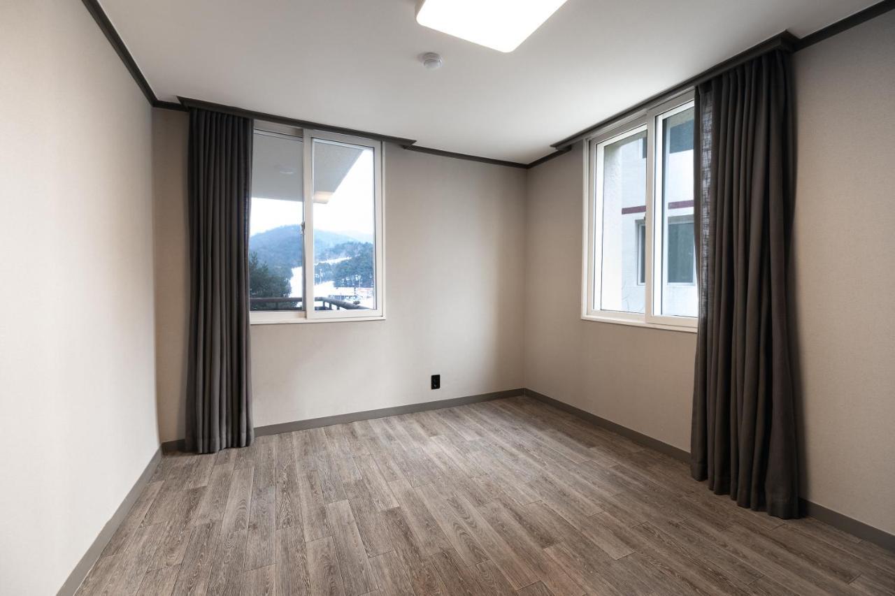 Bears Town Hotel Pocheon Eksteriør billede