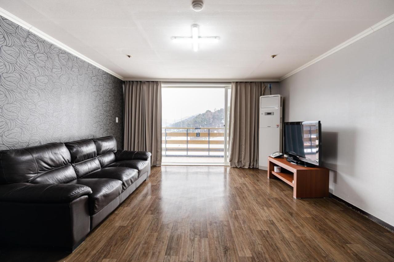 Bears Town Hotel Pocheon Eksteriør billede