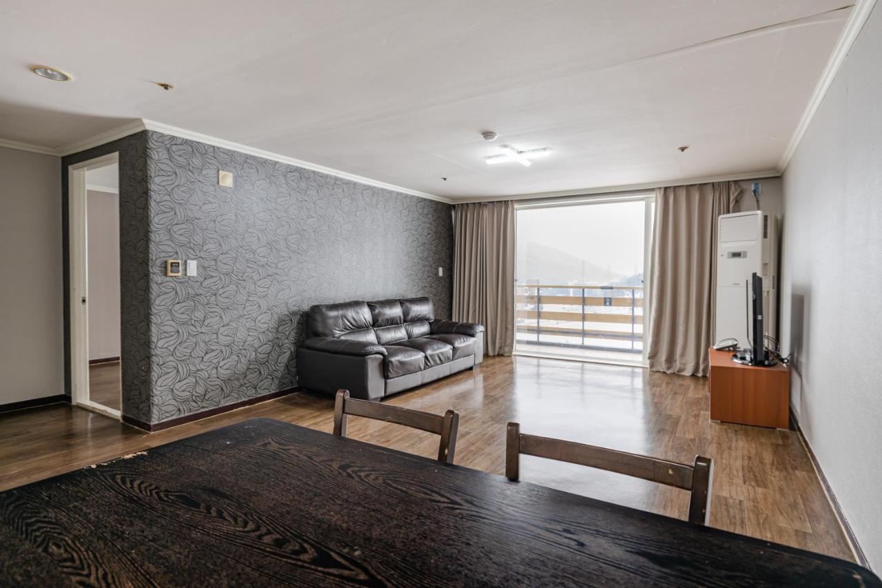 Bears Town Hotel Pocheon Eksteriør billede