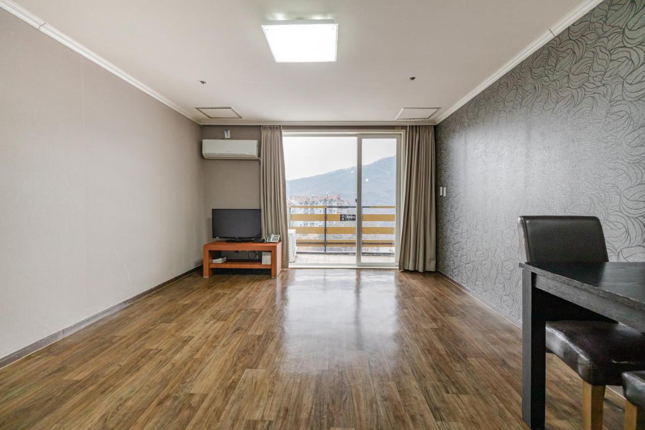 Bears Town Hotel Pocheon Eksteriør billede